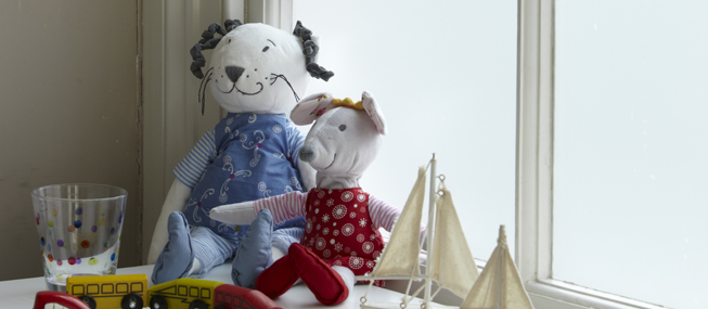 Stylish and effective privacy film for glass